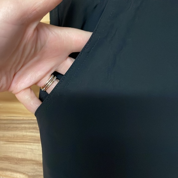 Eddie Bauer size Medium Black Stretchy Lightweight Straight Leg Athletic Pants - Picture 3 of 10